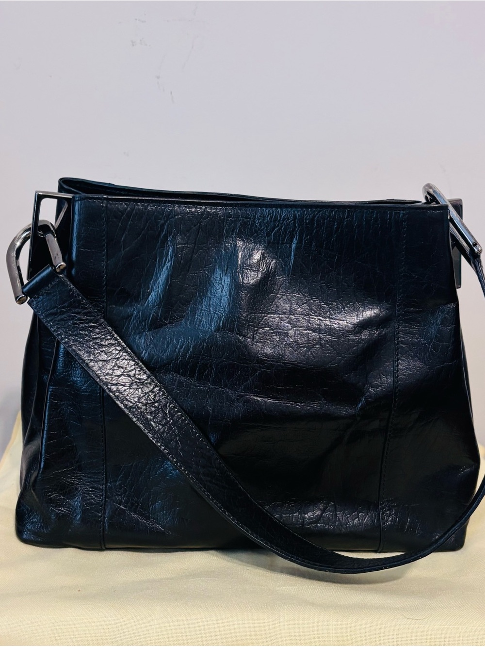 VTG Saks Fifth Avenue Black Crinkled Leather Shoulder Bag Hobo Made In Italy 90s